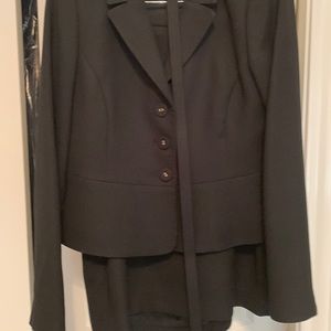 Anne Klein Skirt Suit 6P